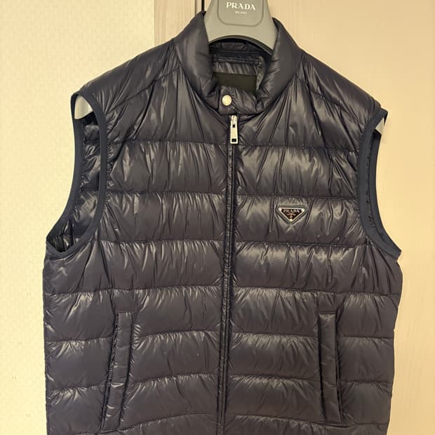프라다 패딩 조끼 네이비(54)