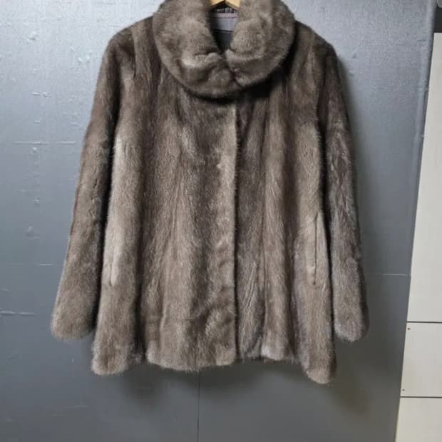 정품 진도밍크 모피 코트 (브라운)  사이즈 여자 66-77 상태 A급