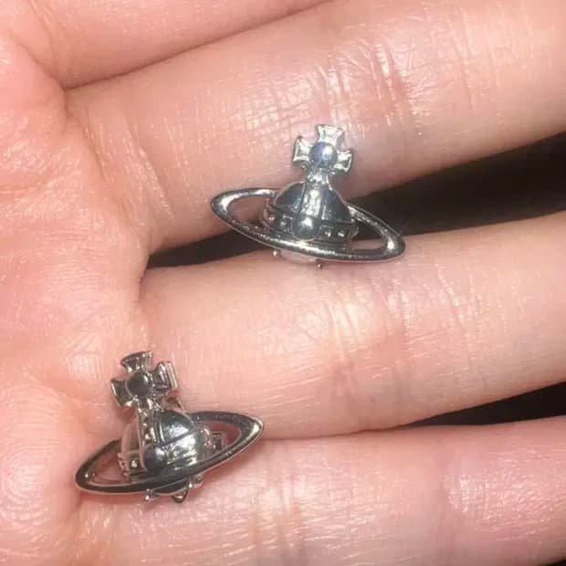 비비안웨스트우드 귀걸이