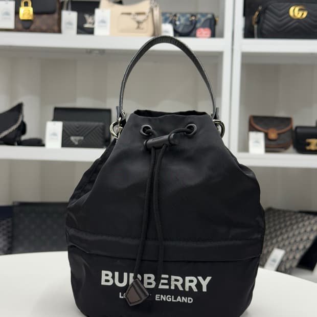 [OS] 버버리 포이베 나일론 버킷백