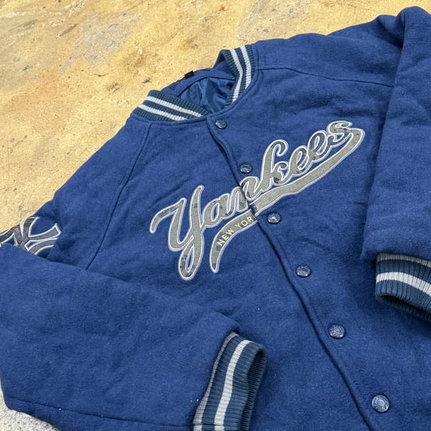 [ 정품/100 ] MLB 뉴욕양키즈 빈티지 바시티 자켓