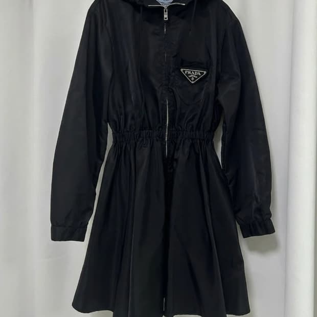 프라다 후드 바람막이 코트