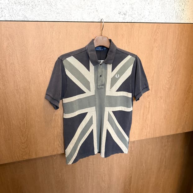 프레드 페리 카라 반팔 티셔츠 유니언잭 패턴 자수 로고 디테일 차콜