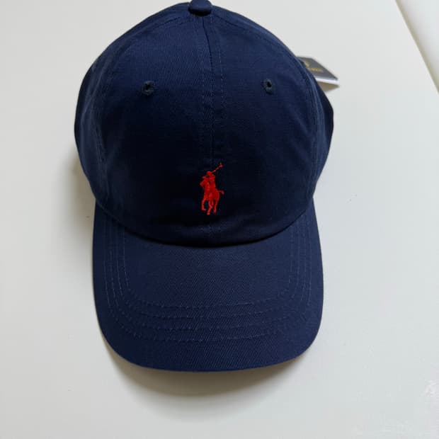 폴로 랄프로렌 볼캡모자 (네이비)(레드포니자수)(새상품)(제니,로제착용)