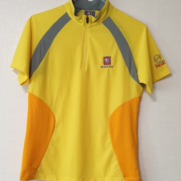 블랙야크 반집업 반팔티 90사이즈