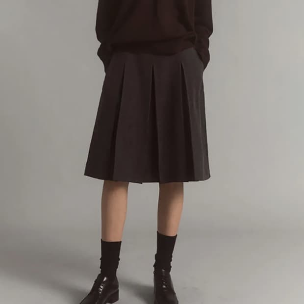 레스아뜰리에 루나 포켓 미디 플리츠 스커트 (차콜)