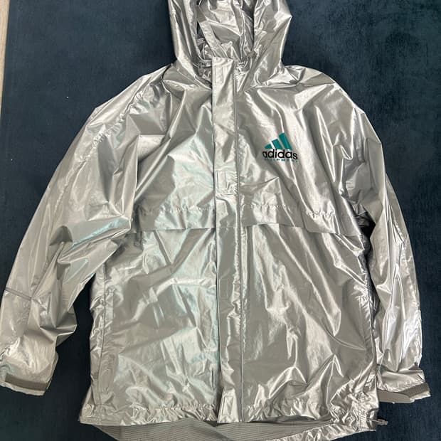 아디다스 이큅먼트 바람막이