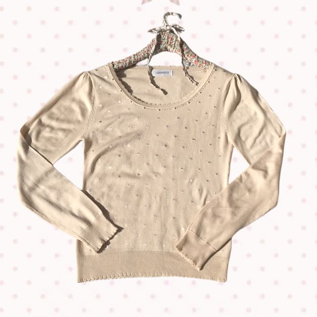 로디스포토 베이지 진주 비즈 도트 니트