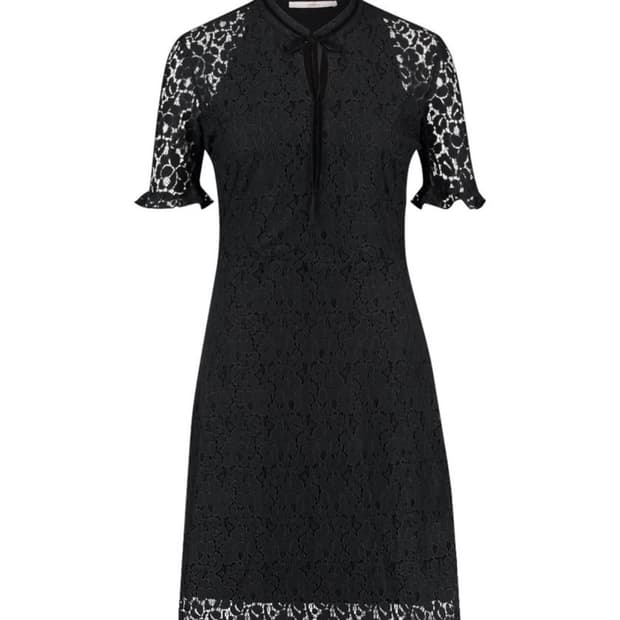 Aaiko 블랙 레이스 원피스 엠브로이더리 / 셀프포트레이트 가니 꼬르소