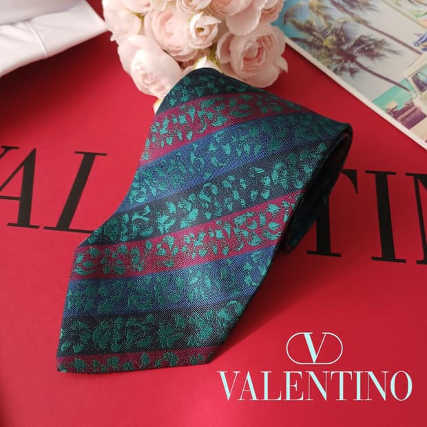 발렌티노 실크 플로럴 스트라이프 넥타이 9.3cm A+등급 A18897
