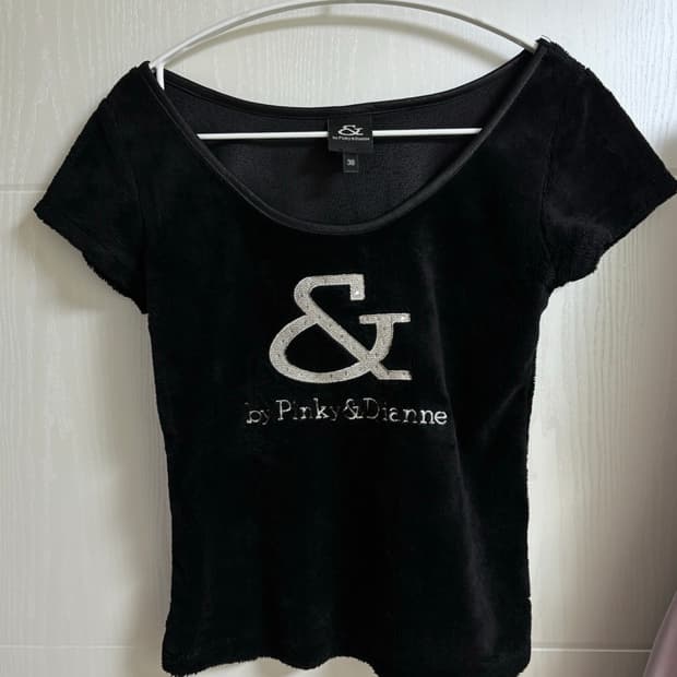 히메갸루 핑키앤다이안 큐빅 퍼 반팔 탑