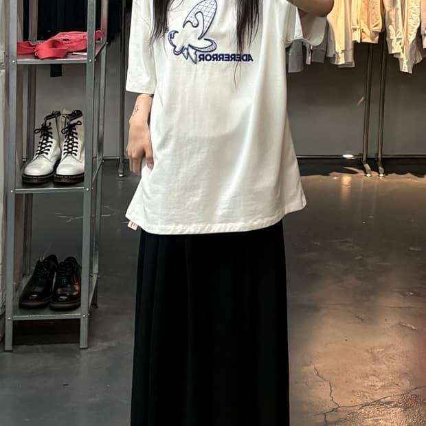 아더에러 버터플라이 로고 화이트반팔 A3724
