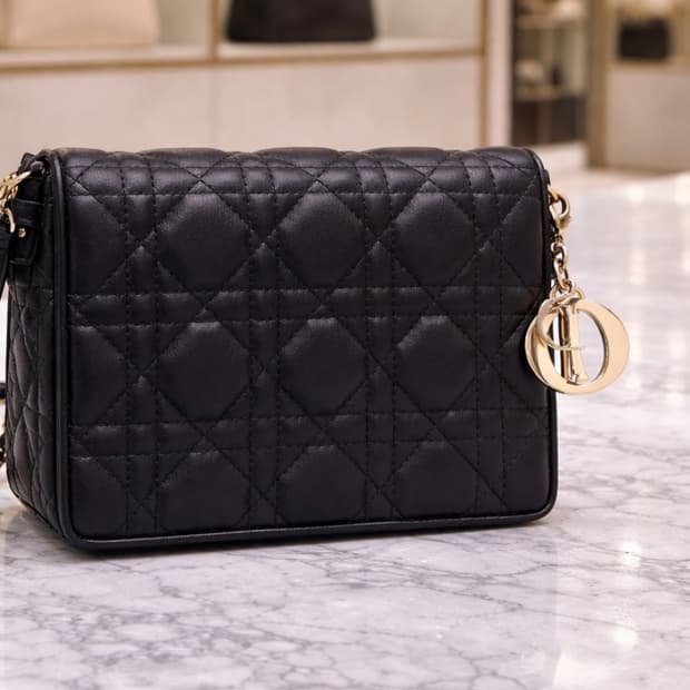 [S급] 디올 스트랩 파우치 크로스백 판매합니다!!!