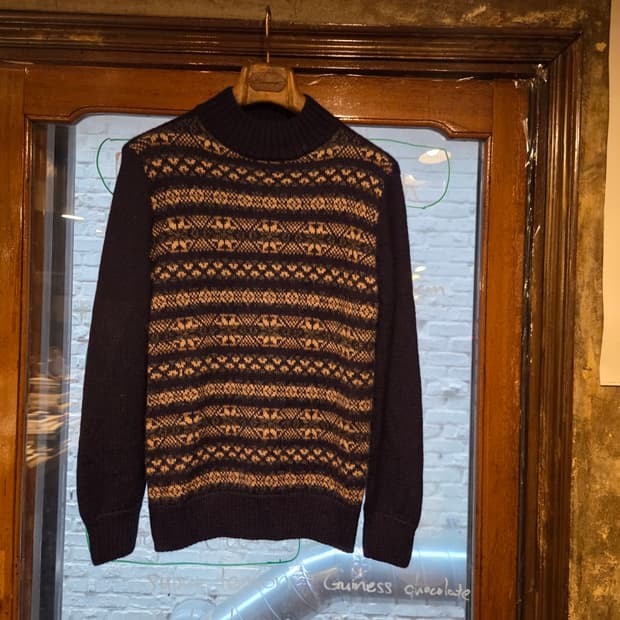 아페세 페어아일 모호크넥