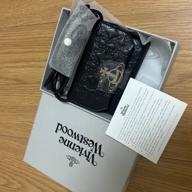 [새상품] 비비안 웨스트우드 카드 홀더 스트랩 가방 