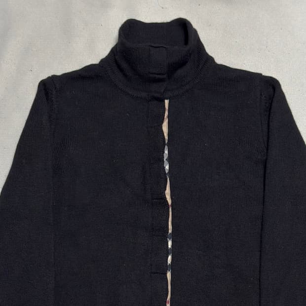 L 버버리 여성용 메리노 울 블랙 히든버튼 하이넥 가디건