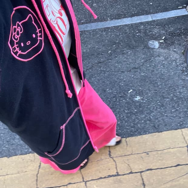 귀하다 키티후드집업