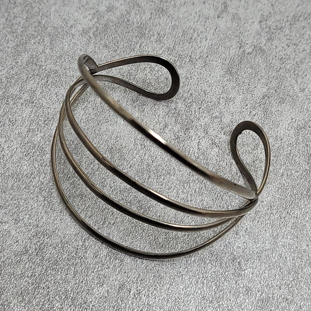 wide bangle