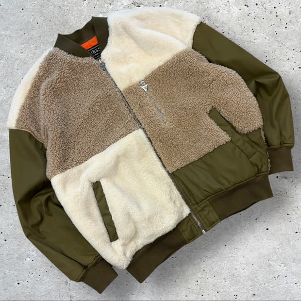 [XS] 게스 뽀글이 배색 봄버 자켓 카키 D142