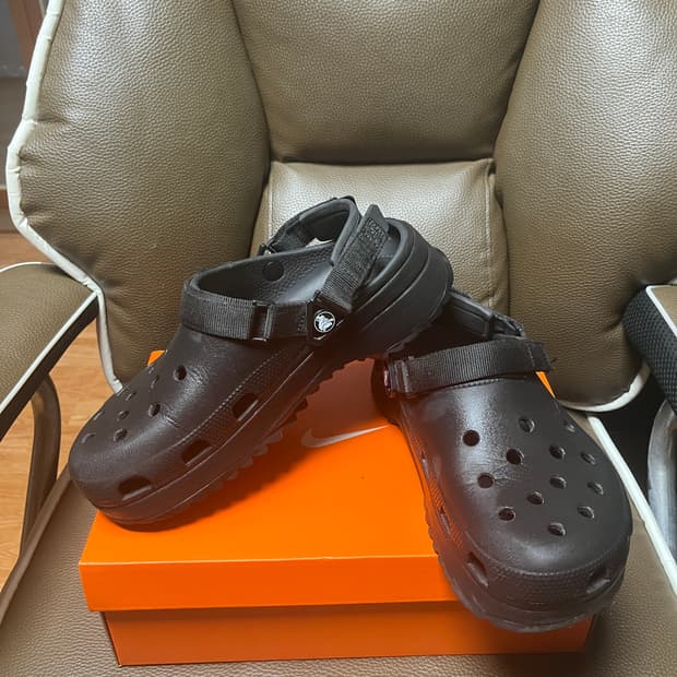 크록스 클래식 하이커 클로그(한정판매)