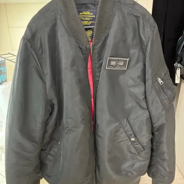 [L] 알파인더스트리 ma-1 L사이즈 판매합니다