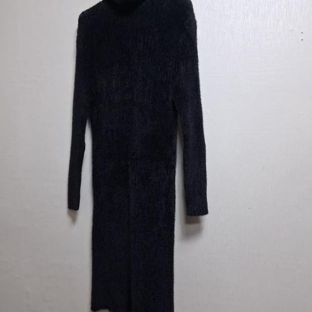 Queenis 검정 레이욘벨벳 밍크퍼 니트 원피스 골지 표기 프리 실55