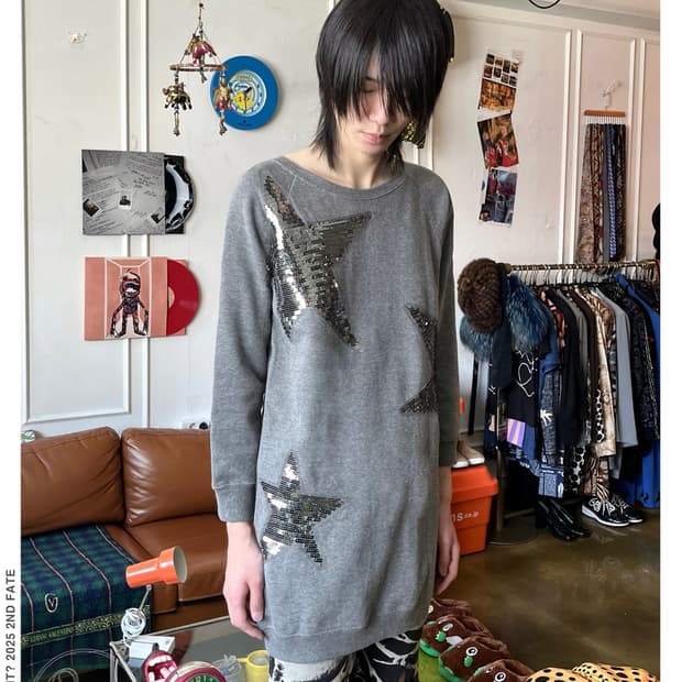 MADAME HINA Spangle Star Long Sweatshirt