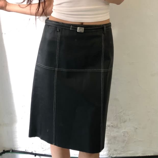 Burberry 버버리 블랙 레더 미디 스커트