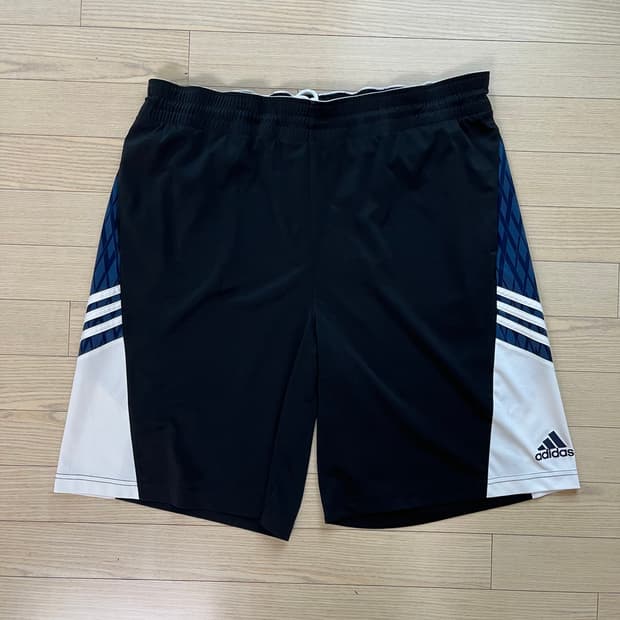 L)아디다스 쇼츠