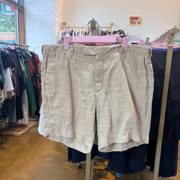 폴로 베이지색 린넨 반바지