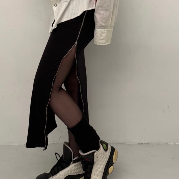 사이드 지퍼 디테일 블랙 롱 스커트