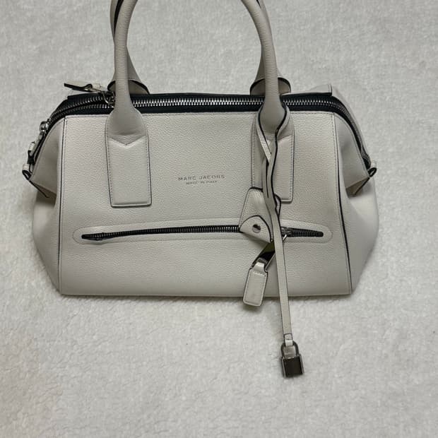 마크제이콥스 인코니토백