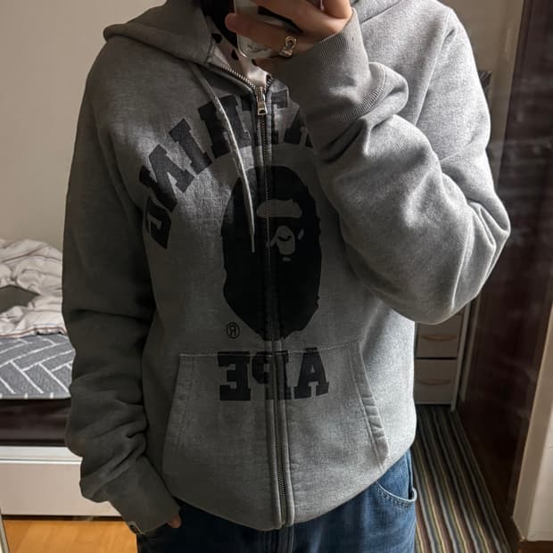 베이프 컬리지 빅로고 후드집업