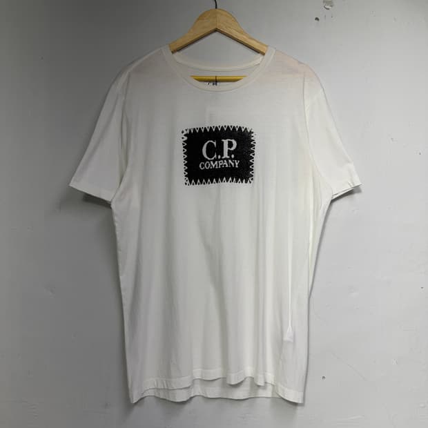 CP 컴퍼니 로고 반팔