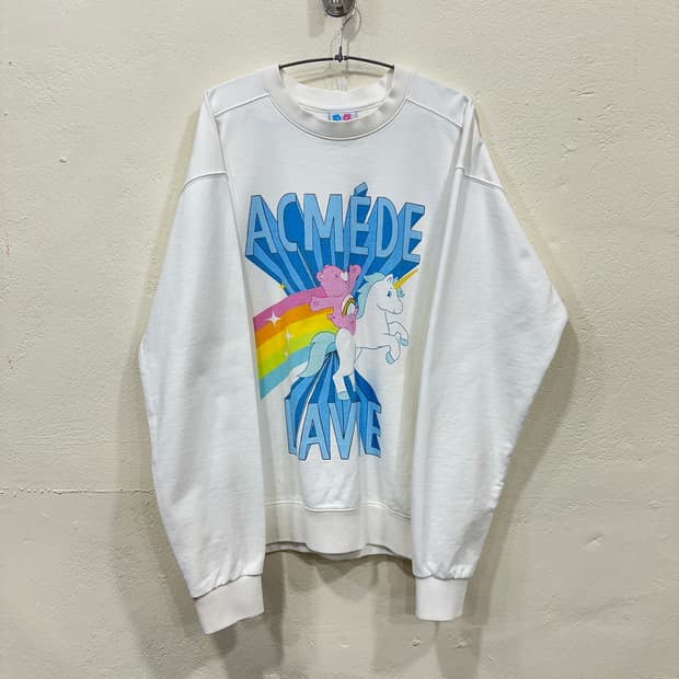 아크메드라비 케어베어 콜라보 맨투맨