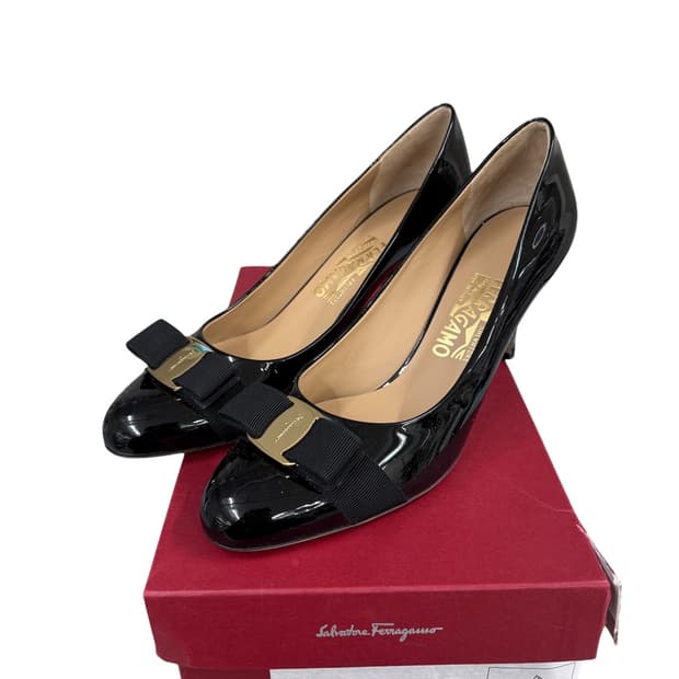 살바토레 페레가모 바라 펌프스 9(새상품)