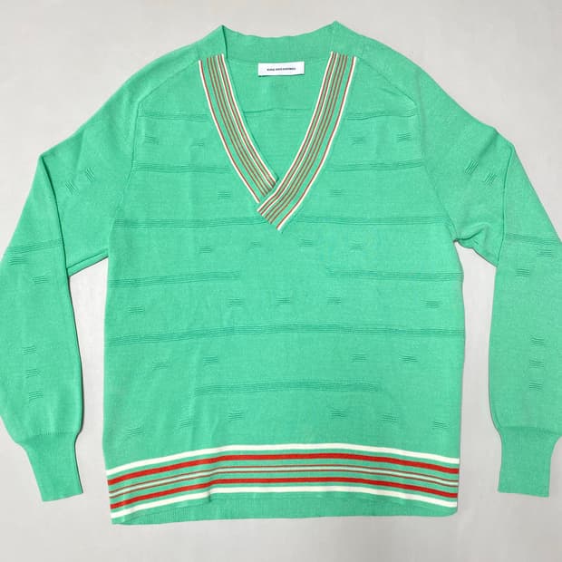 키코 코스타디노브 스트레튼 v넥 니트 46