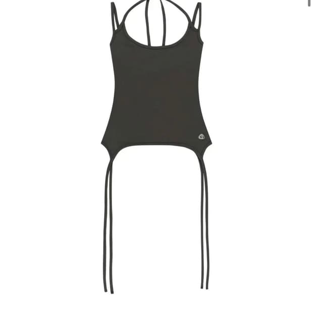 코이세이오 STRAP SLEEVELESS CHARCOAL