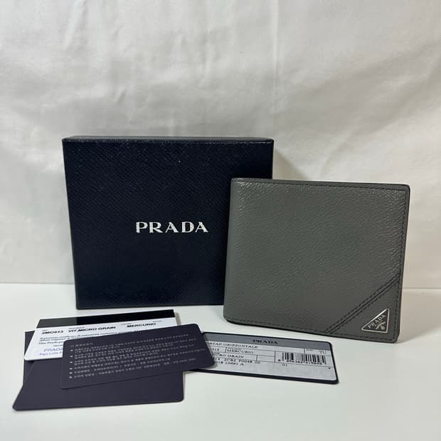 프라다 레더 삼각로고 반지갑 (OS)