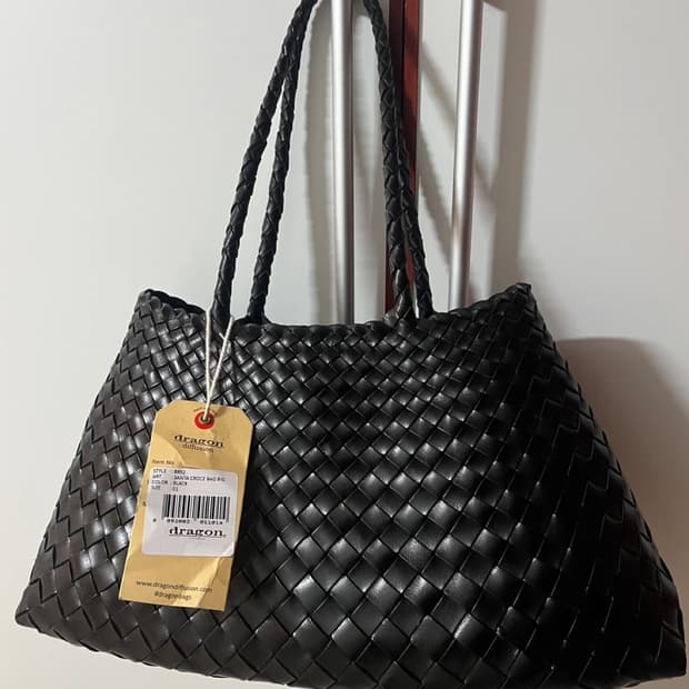 드래곤 디퓨전의 산타 크로체 빅 사이즈 블랙 토트백