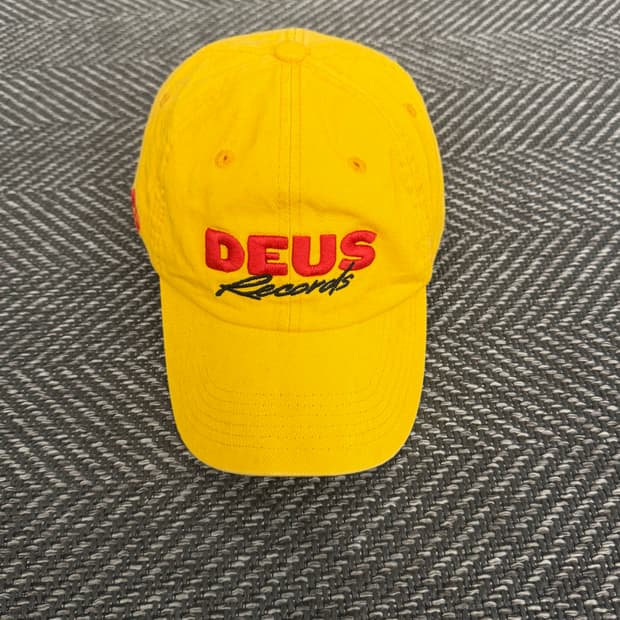 데우스엑스마키나 (Deus)Compact dad cap 옐로우