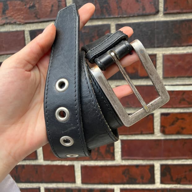 GAP 펀칭 스퀘어 블랙 레더 벨트