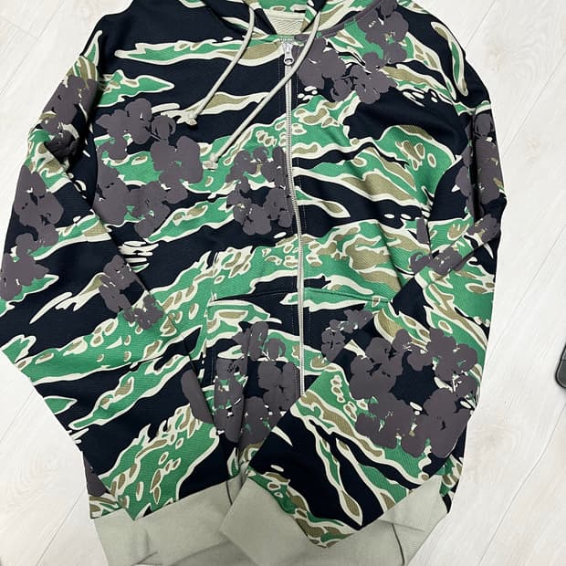 데님티어스 후드집업