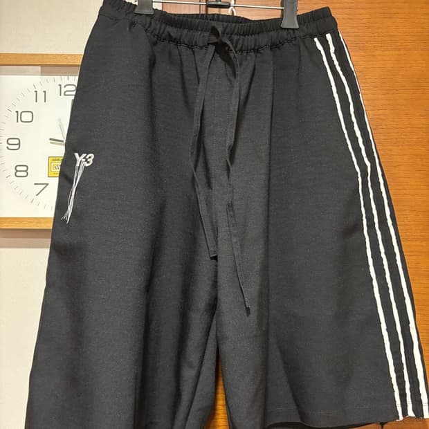 Y-3 3스트라이프 반바지 M사이즈