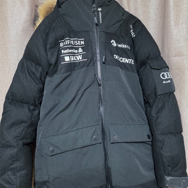 데상트스키패딩 95