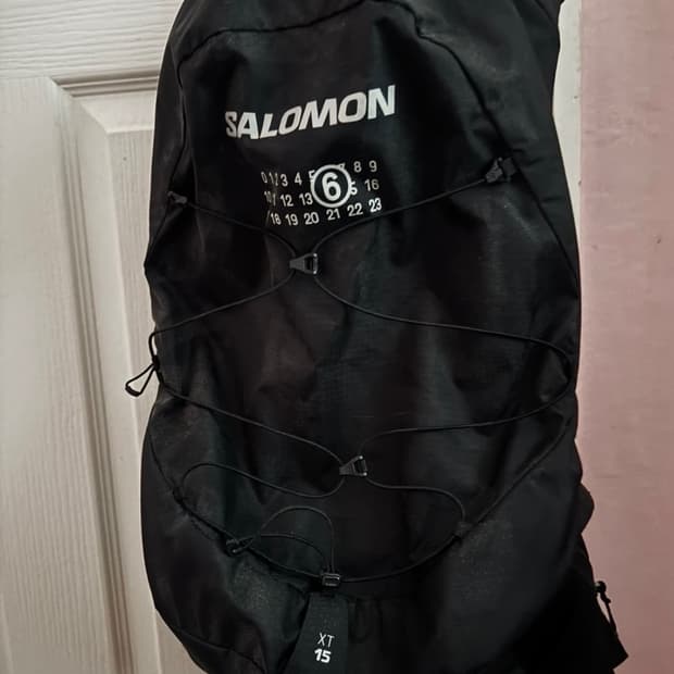 살로몬X메종마르지엘라 XT 15 백팩 급처 (상태좋음)