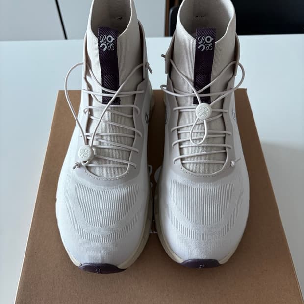 로에베 x 온 러닝 클라우드틸트 하이 43