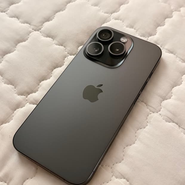 아이폰 15pro 티타늄 블랙 128GB 판매해요!