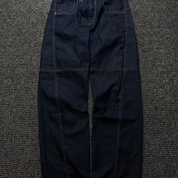 리바이스 엔지니어드진 절개 디테일 생지 데님 팬츠 953