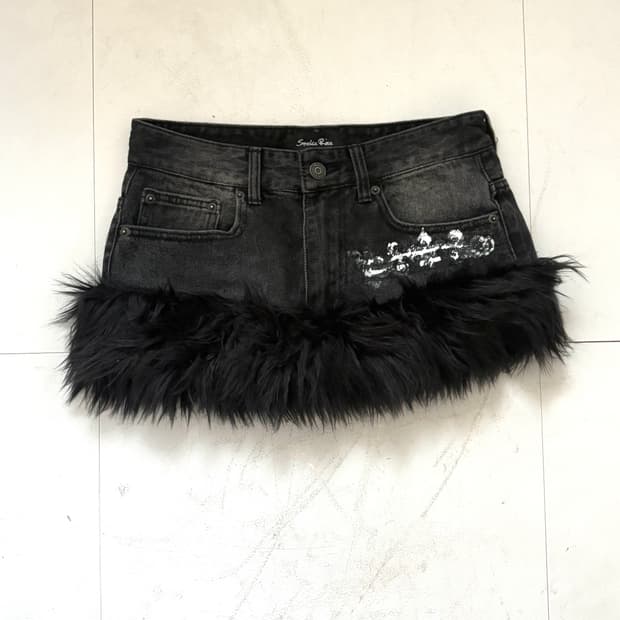 • black fur mini skirt